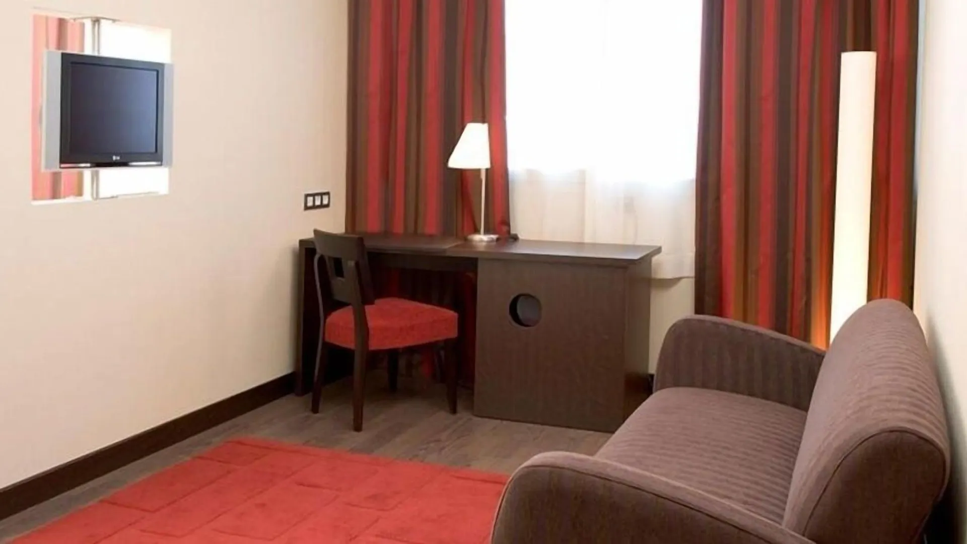 Azz Pamplona Norte Hotel Berriozar 4*,