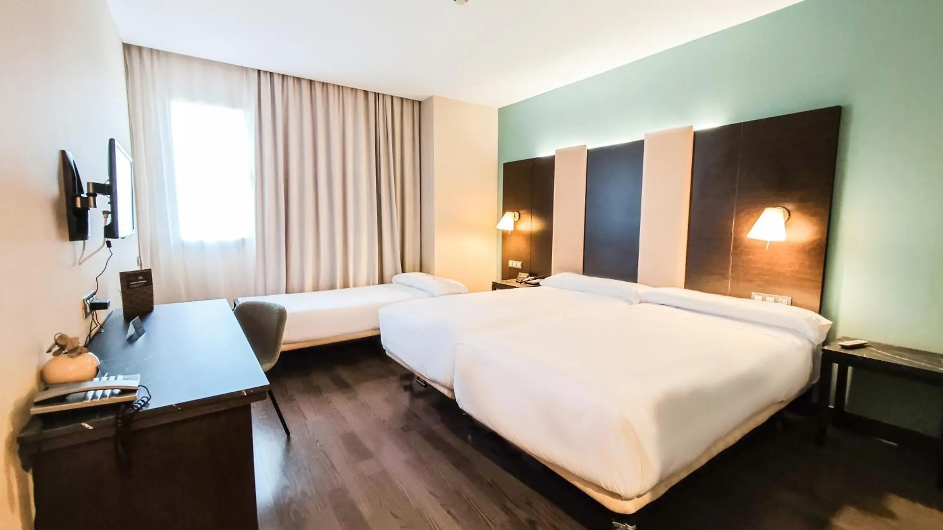 ****  Azz Pamplona Norte Hotel Berriozar España