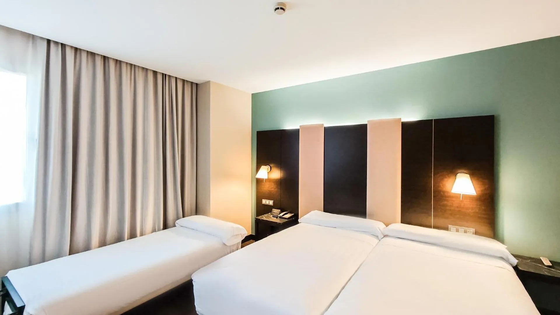 Azz Pamplona Norte Hotel