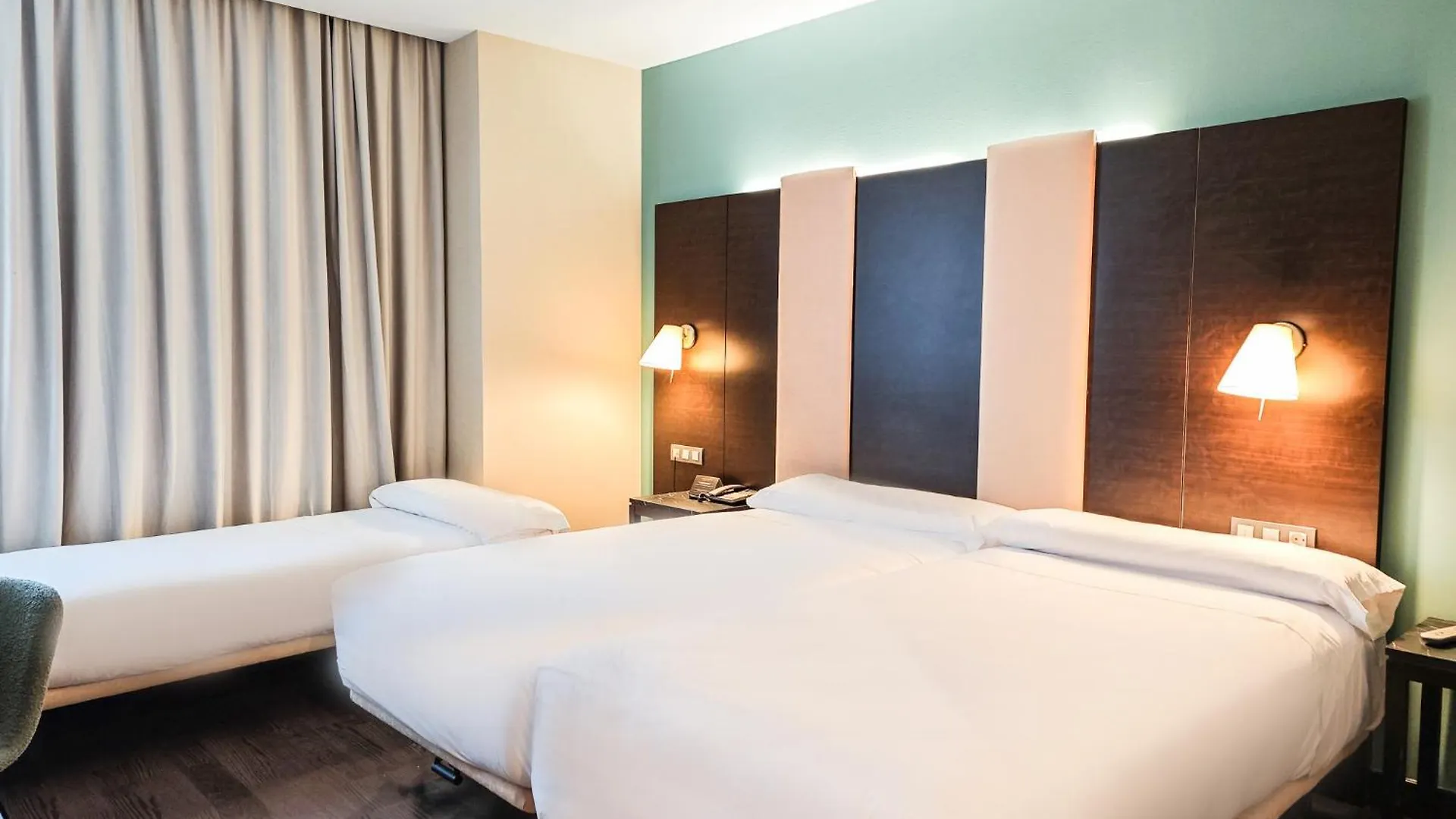 Azz Pamplona Norte Hotel