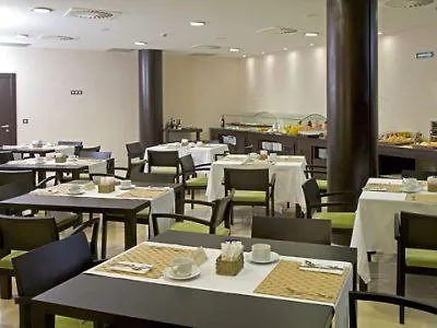 Azz Pamplona Norte Hotel 4*,